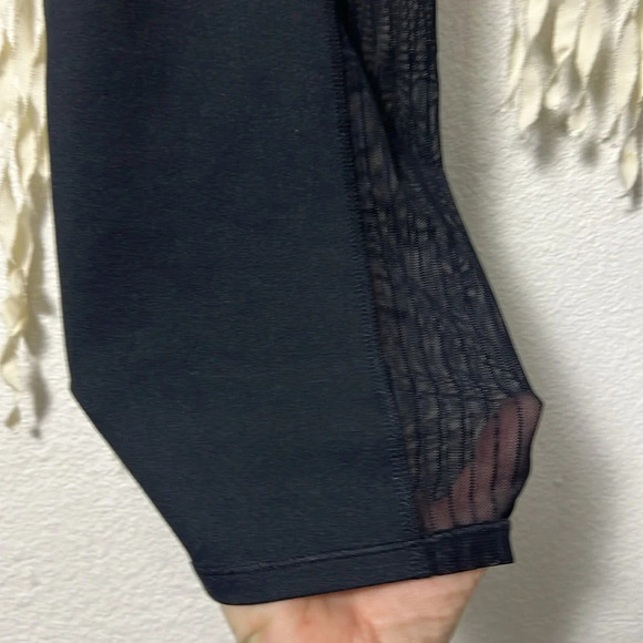 Good American NWT Black Pintuck Mesh Capri Legging Size 5 - Picture 3 of 12